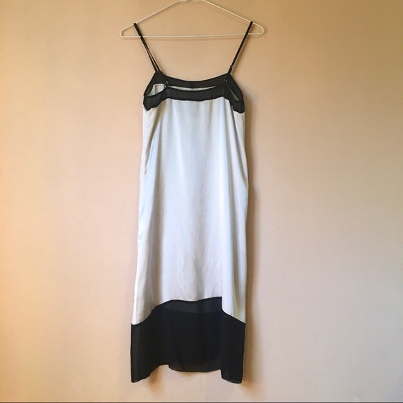 🤍🖤 Silk Slip 🖤🤍 - Picture 5 of 6